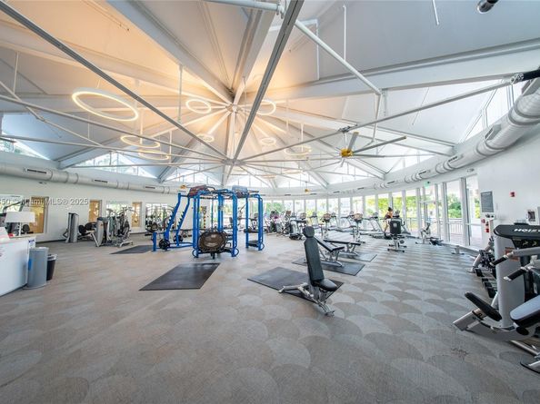 2500 Parkview Dr 1502, Hallandale Beach FL 33009