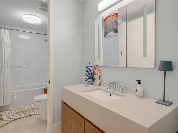 1413 Sunset Harbour Dr 208, Miami Beach FL 33139