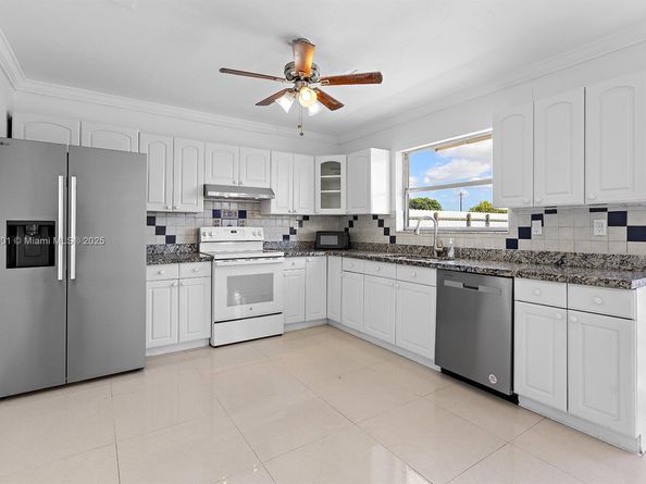 2601 Acapulco Dr, Miramar FL 33023