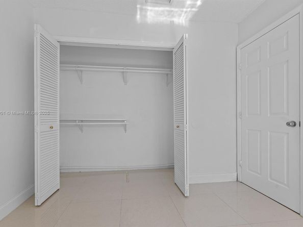 2601 Acapulco Dr, Miramar FL 33023