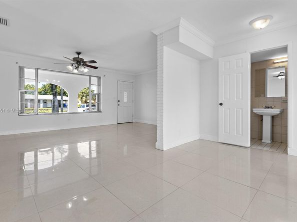 2601 Acapulco Dr, Miramar FL 33023