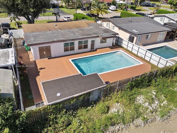 2601 Acapulco Dr, Miramar FL 33023