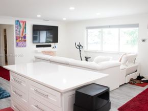 8781 Johnson St, Pembroke Pines FL 33024