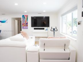 8781 Johnson St, Pembroke Pines FL 33024