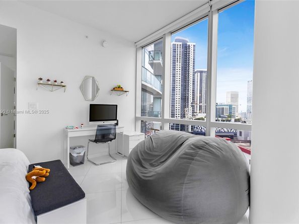 851 NE 1st Ave 1202, Miami FL 33132