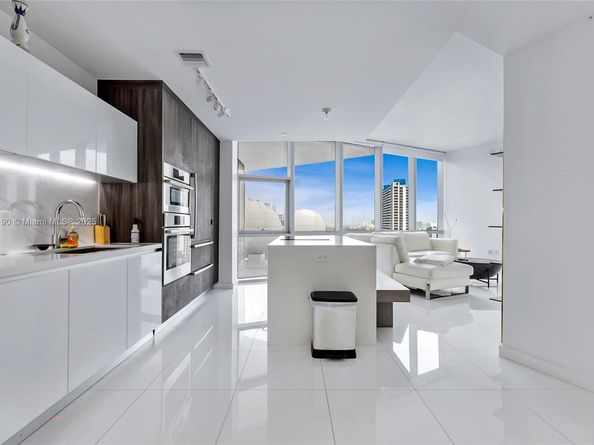 851 NE 1st Ave 1202, Miami FL 33132