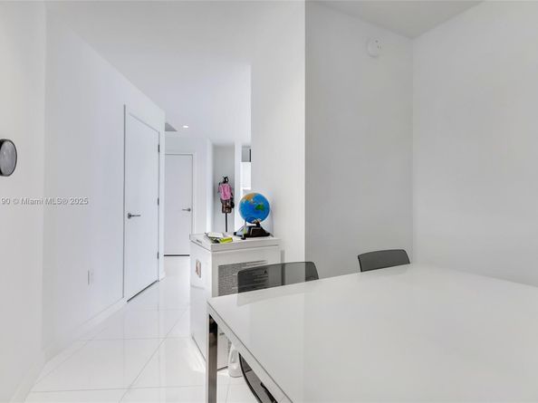 851 NE 1st Ave 1202, Miami FL 33132