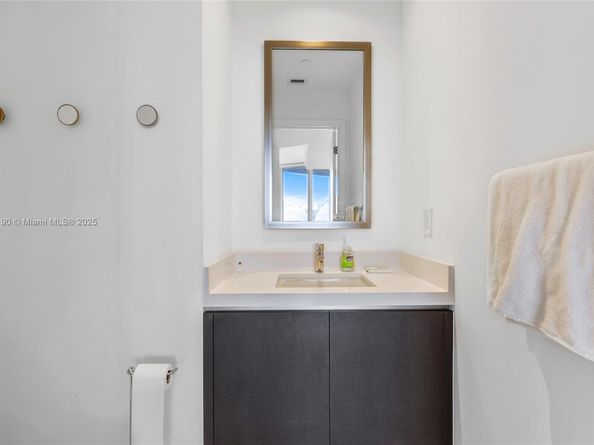 851 NE 1st Ave 1202, Miami FL 33132