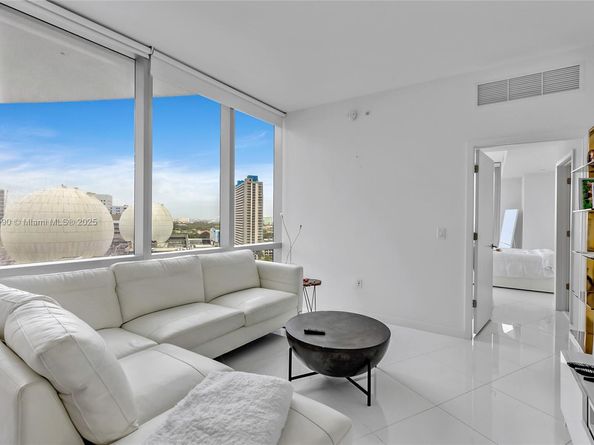 851 NE 1st Ave 1202, Miami FL 33132