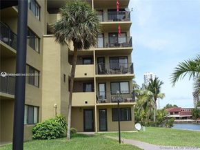 301 Golden Isles Dr 109, Hallandale Beach FL 33009