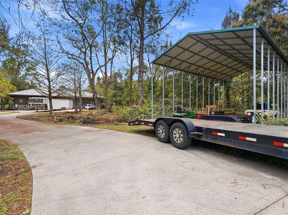 400 Farmington Dr, Plantation FL 33317