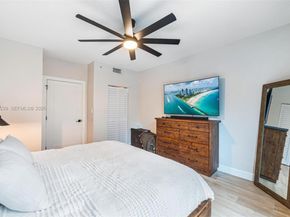 7290 SW 90th St 202, Miami FL 33156
