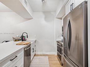 7290 SW 90th St 202, Miami FL 33156