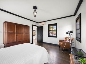 1650 SW 16th St, Miami FL 33145