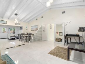 13521 NE 1st Ave, Miami FL 33161