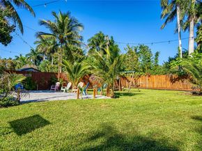 13521 NE 1st Ave, Miami FL 33161