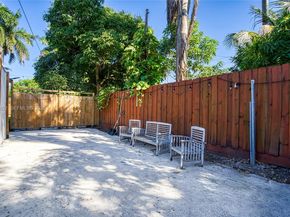 13521 NE 1st Ave, Miami FL 33161