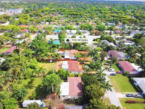13521 NE 1st Ave, Miami FL 33161
