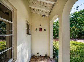 13521 NE 1st Ave, Miami FL 33161