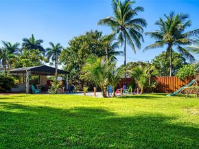 13521 NE 1st Ave, Miami FL 33161