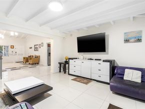 13521 NE 1st Ave, Miami FL 33161