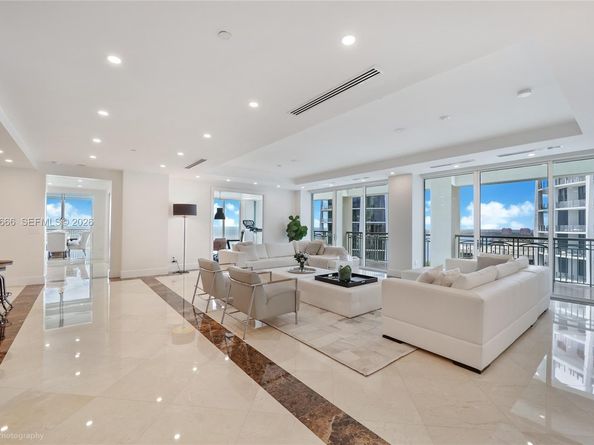 3400 SW 27th Ave 2202, Miami FL 33133