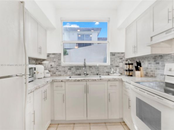 8595 SW 152nd Ave 251, Miami FL 33193
