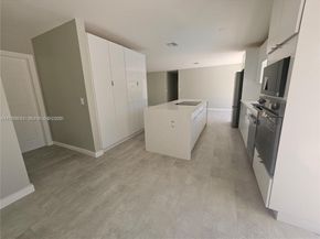 221 SW 53rd Ave, Plantation FL 33317