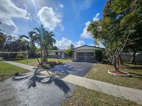 221 SW 53rd Ave, Plantation FL 33317
