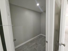 221 SW 53rd Ave, Plantation FL 33317