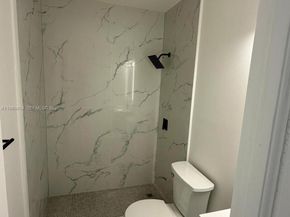 725 SW 11th Ave 17F, Hallandale Beach FL 33009