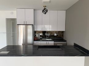 725 SW 11th Ave 17F, Hallandale Beach FL 33009