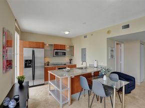 185 SW 7th St 1600, Miami FL 33130