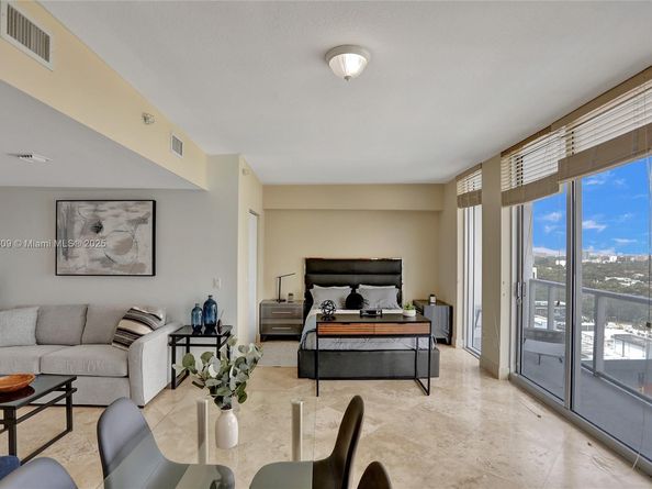 185 SW 7th St 1600, Miami FL 33130