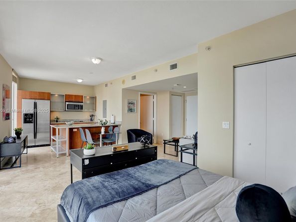 185 SW 7th St 1600, Miami FL 33130