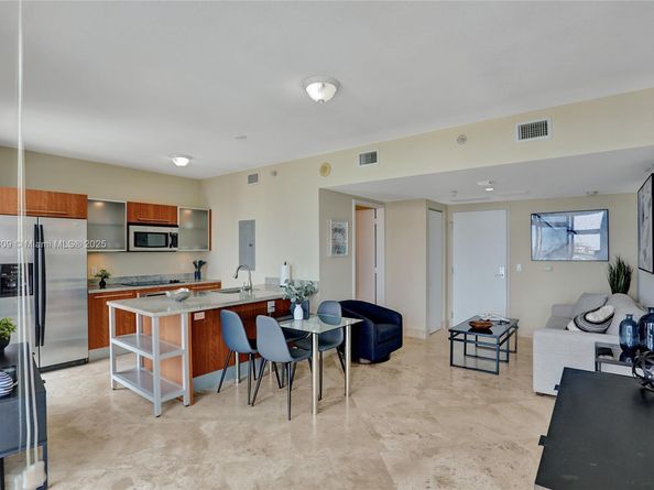 185 SW 7th St 1600, Miami FL 33130