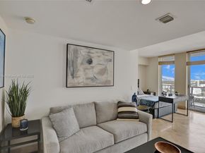 185 SW 7th St 1600, Miami FL 33130