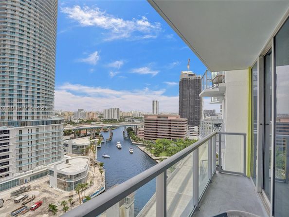 185 SW 7th St 1600, Miami FL 33130