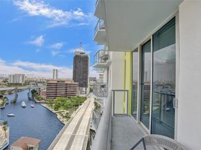 185 SW 7th St 1600, Miami FL 33130