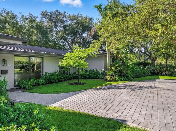15121 SW 69th Ct, Palmetto Bay FL 33158