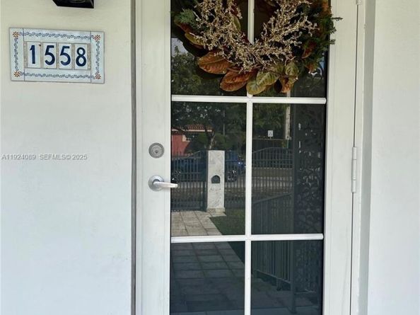 1558 Sevilla Ave, Coral Gables FL 33134