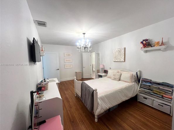 1558 Sevilla Ave, Coral Gables FL 33134