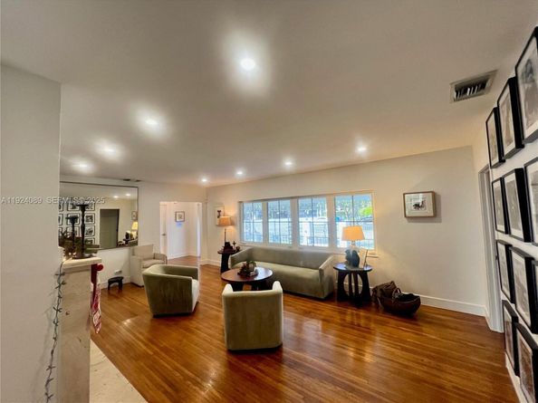 1558 Sevilla Ave, Coral Gables FL 33134