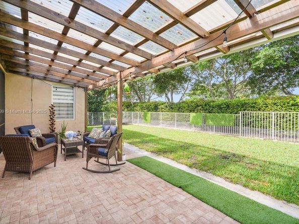 3899 Cascade Ter, Weston FL 33332