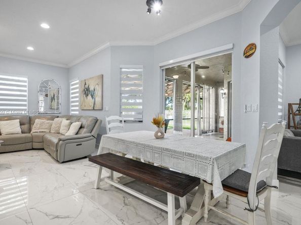 3899 Cascade Ter, Weston FL 33332