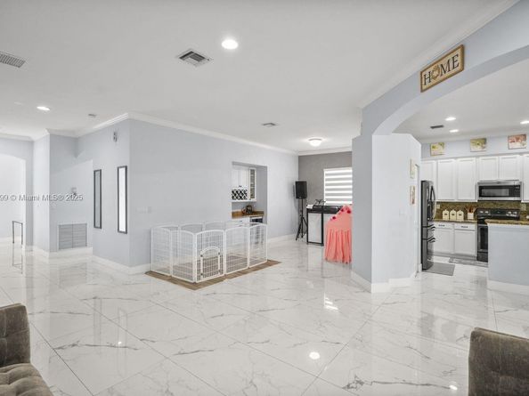 3899 Cascade Ter, Weston FL 33332