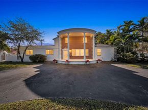 520 Morningside Dr, Miami Springs FL 33166