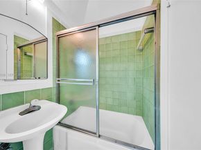 520 Morningside Dr, Miami Springs FL 33166