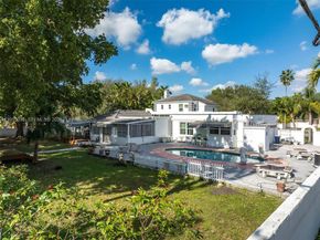 520 Morningside Dr, Miami Springs FL 33166