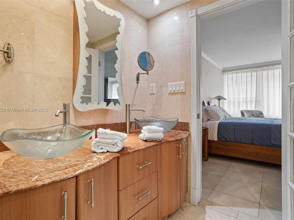 5225 Collins Ave 1117, Miami Beach FL 33140